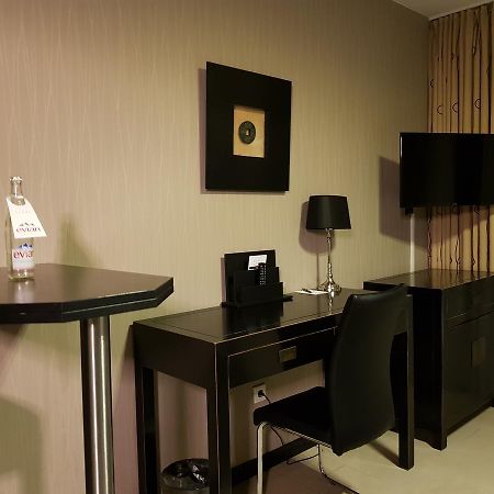 Hotel Asahi Düsseldorf Esterno foto